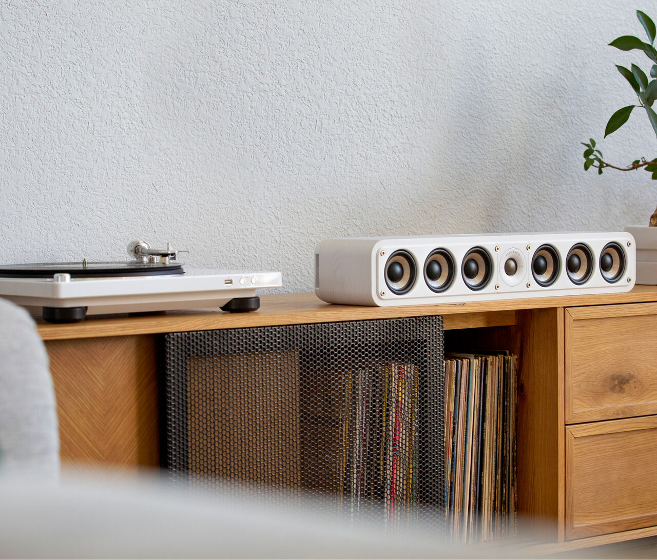 Polk Audio SIGS35CELWT Signature Elite Centre Speaker – White (Single) - Image 2